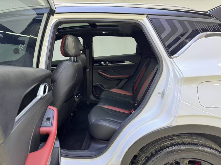 GEELY Coolray 2022 car image #11