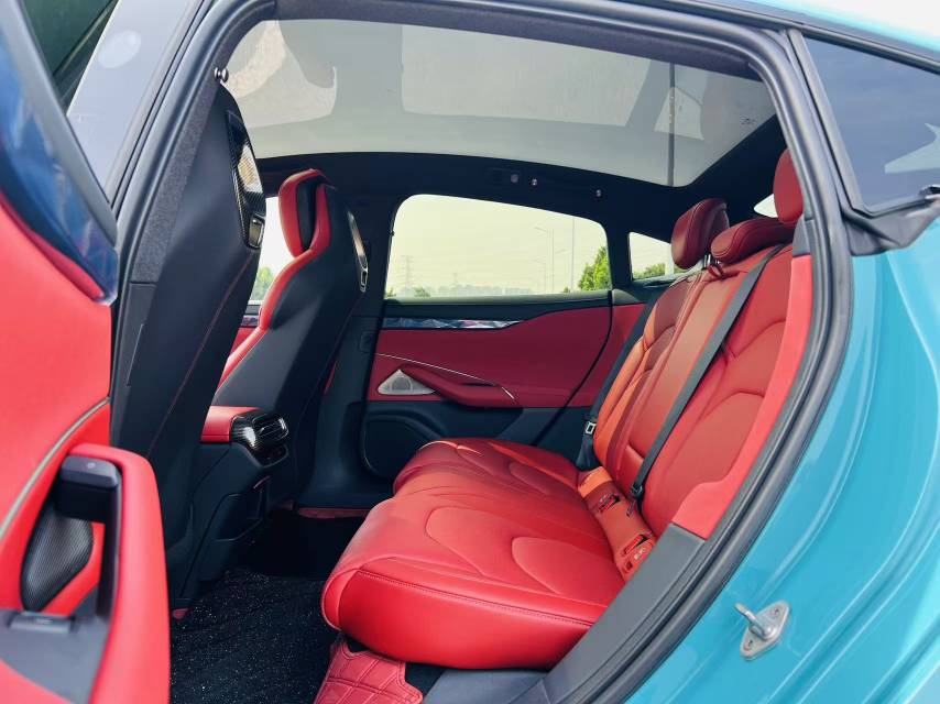 MI SU7 2024 car image #8