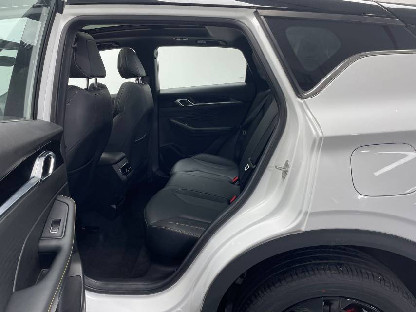 GEELY Coolray 2024 car image #9