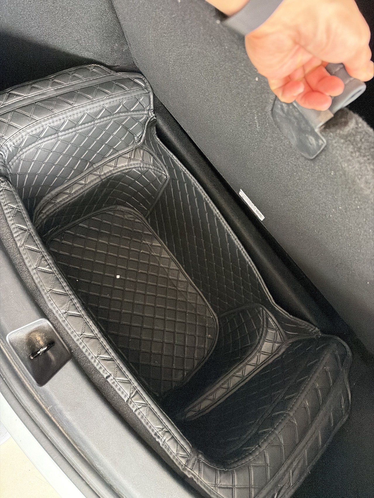 Tesla Model Y 2023 car image #10