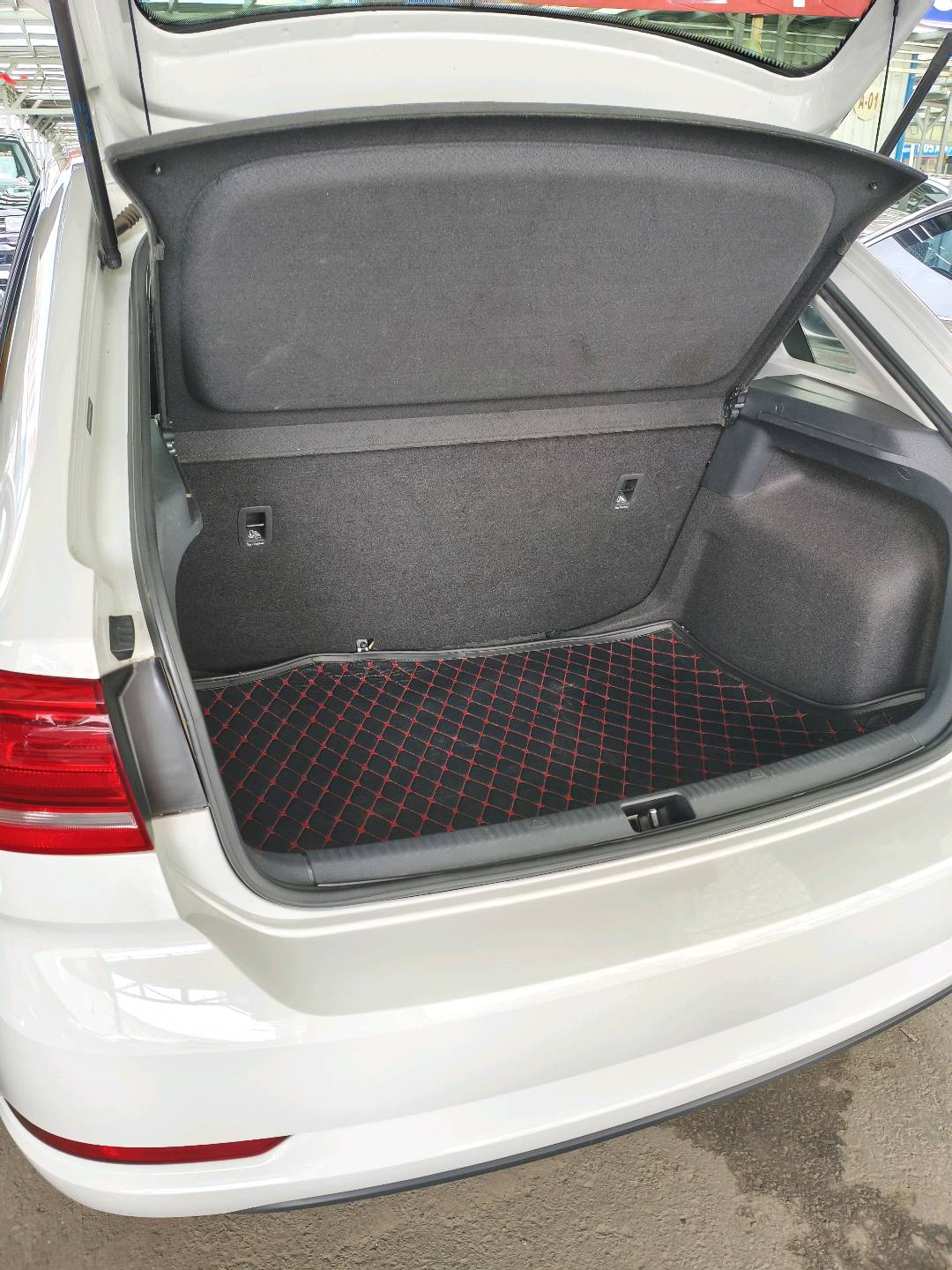 Volkswagen Santana 2016 car image #7