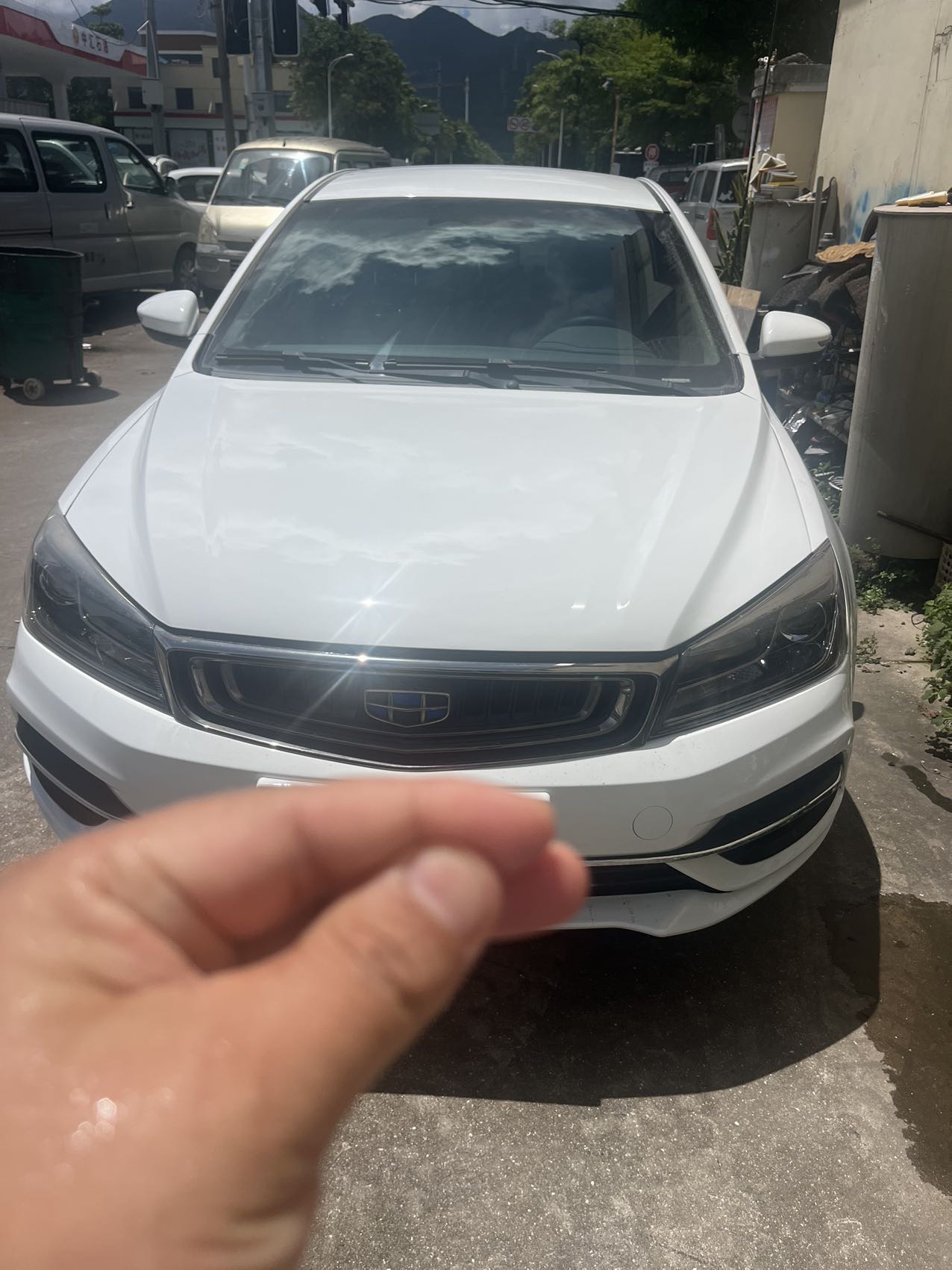 GEELY Emgrand 2018 car image #4