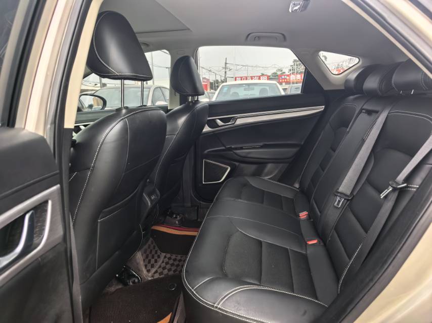 GEELY Emgrand GS 2019 car image #7