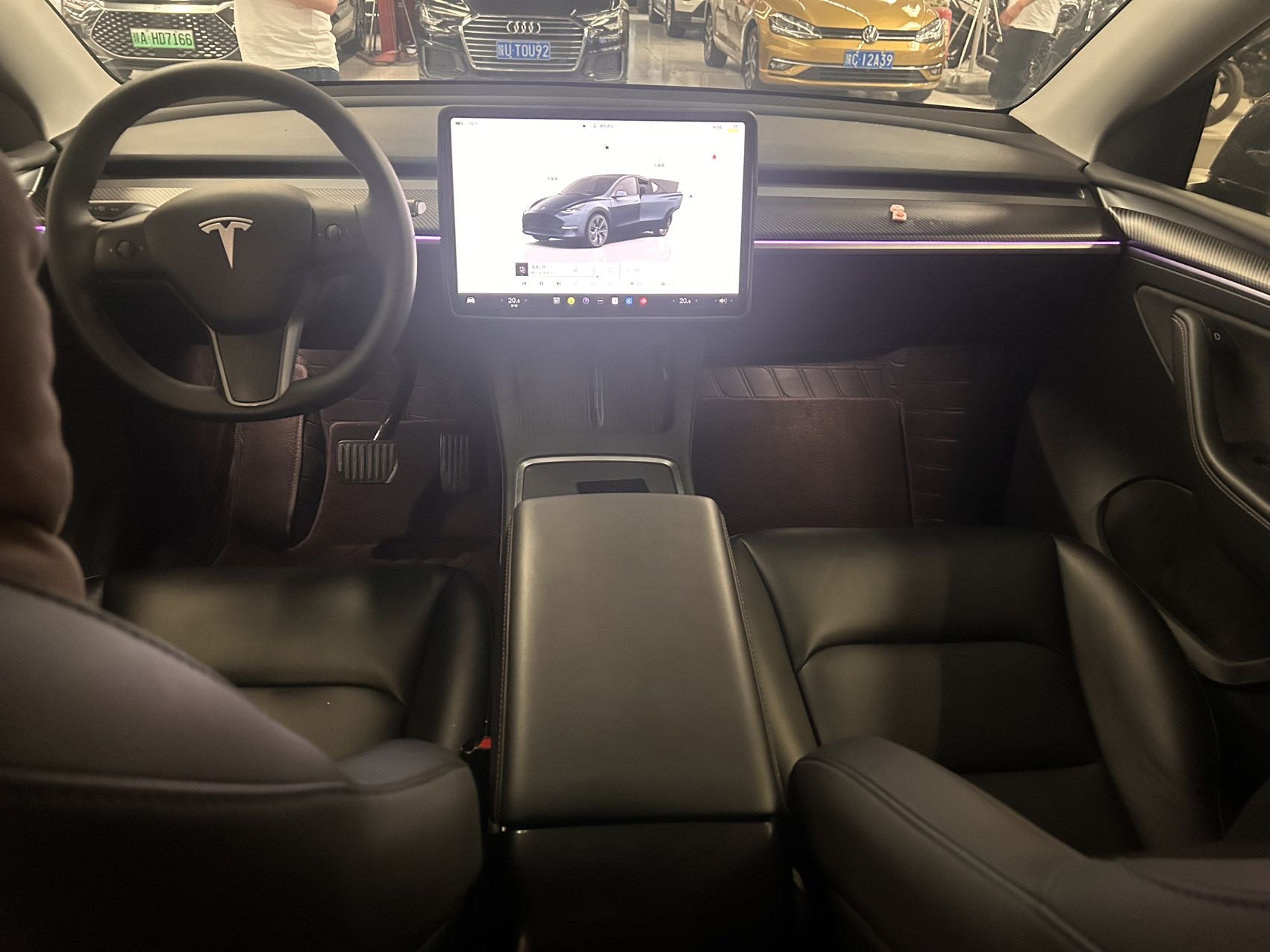 Tesla Model Y 2024 car image #9