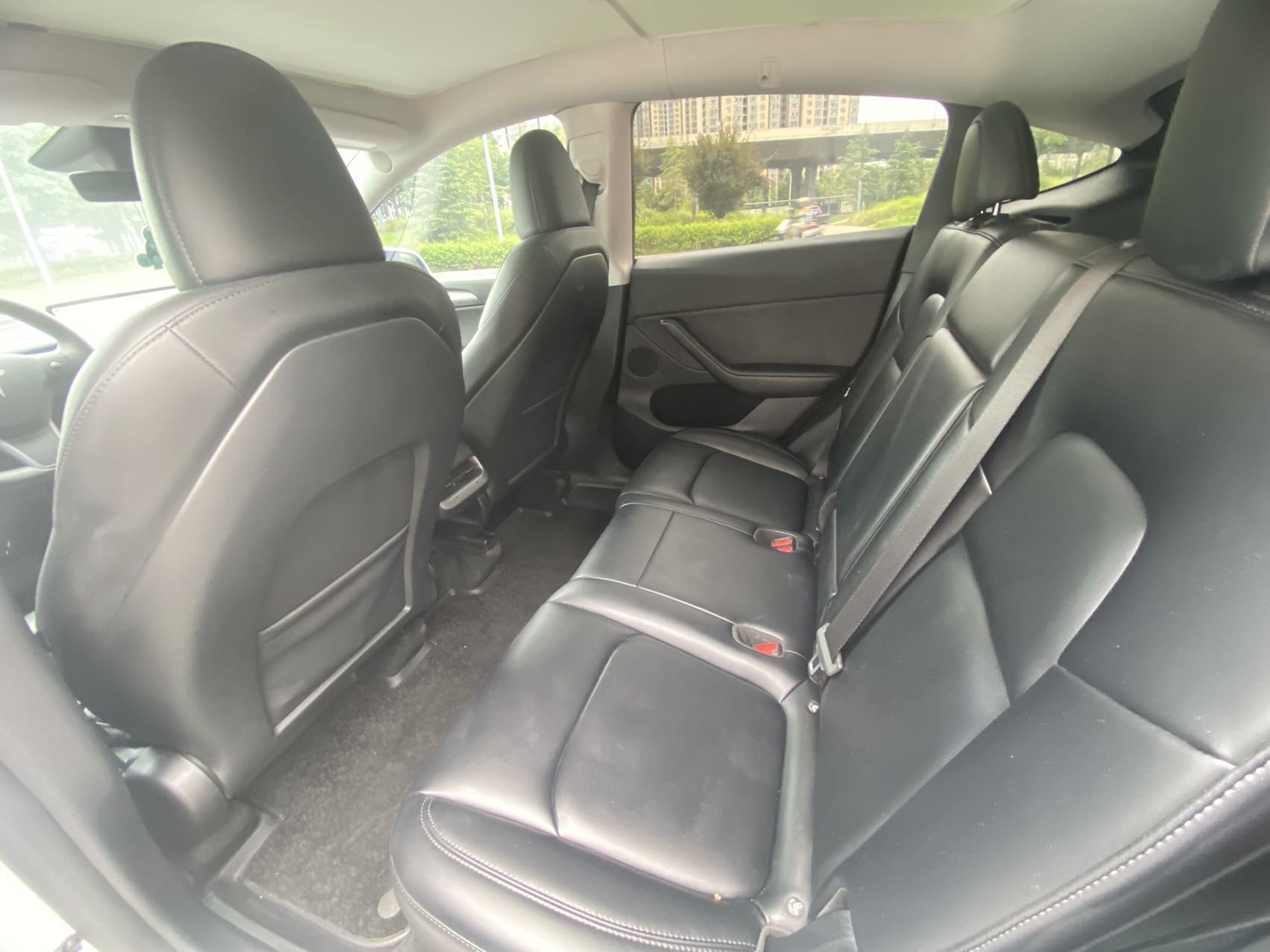 Tesla Model Y 2024 car image #9