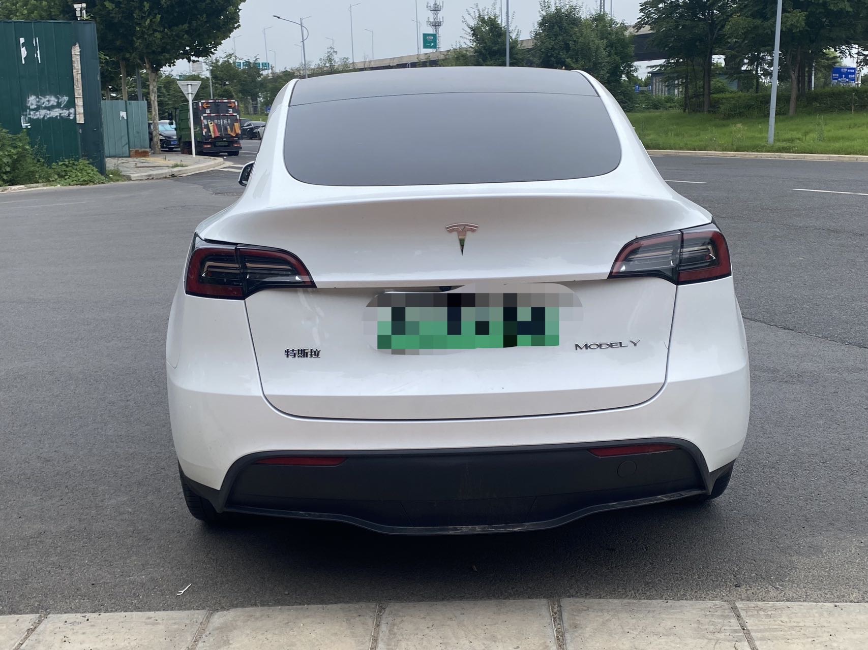 Tesla Model Y 2024 car image #7