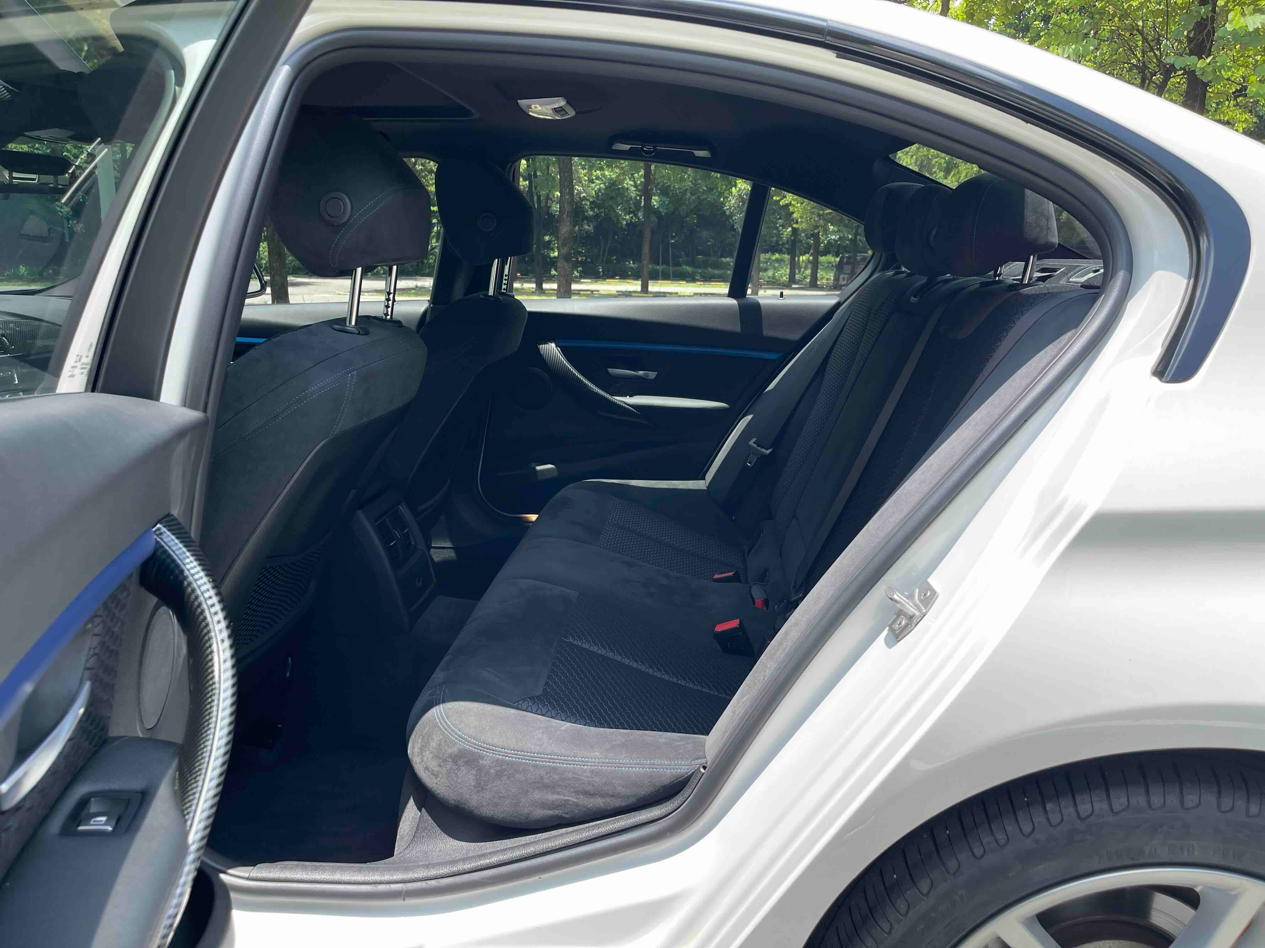 BMW 3 Series 2018 car image #7