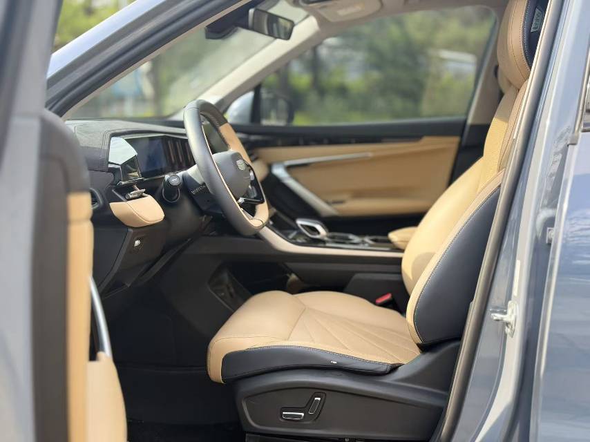 GEELY Boyue L 2023 car image #9