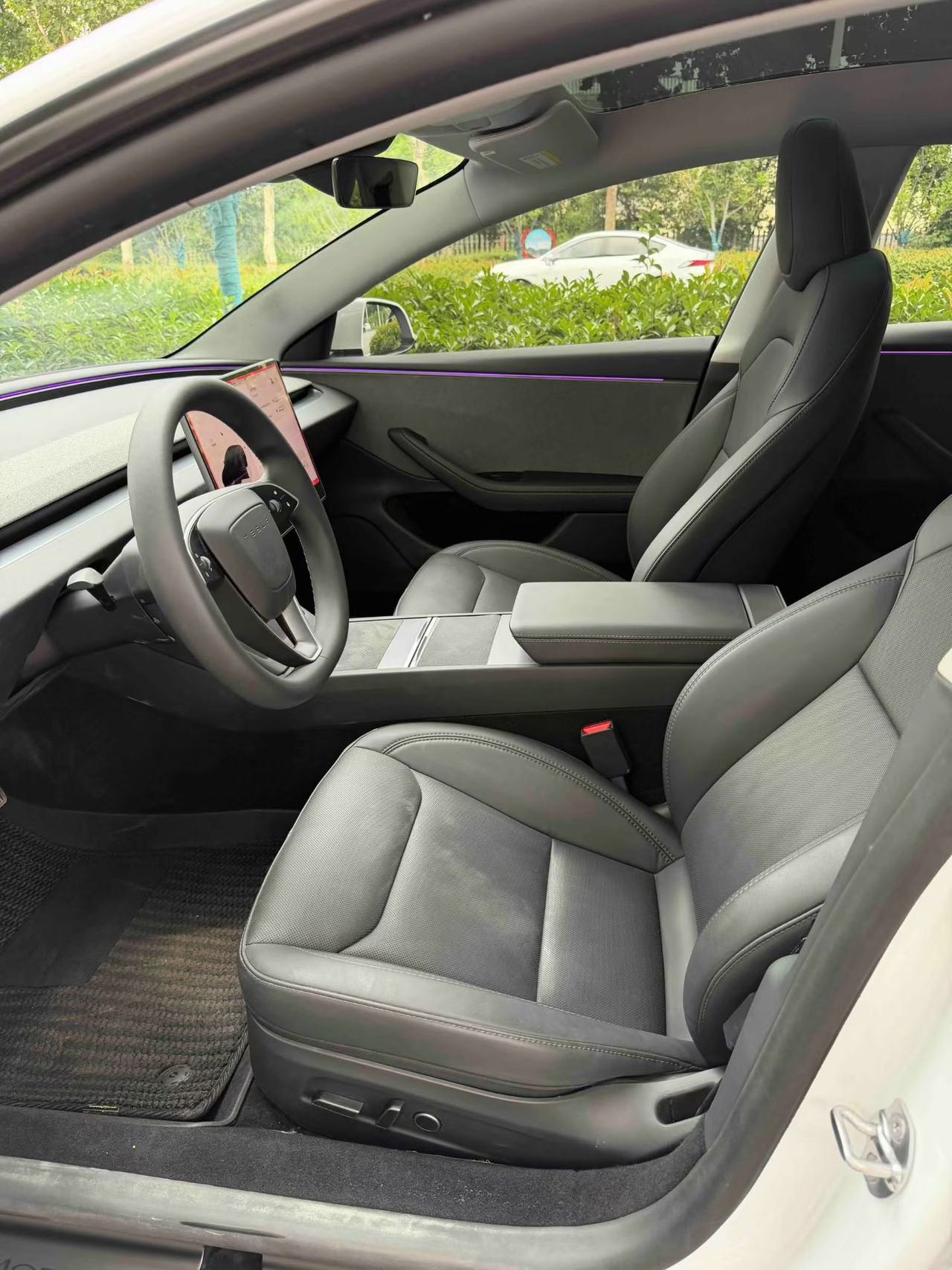 Tesla Model 3 2025 car image #5