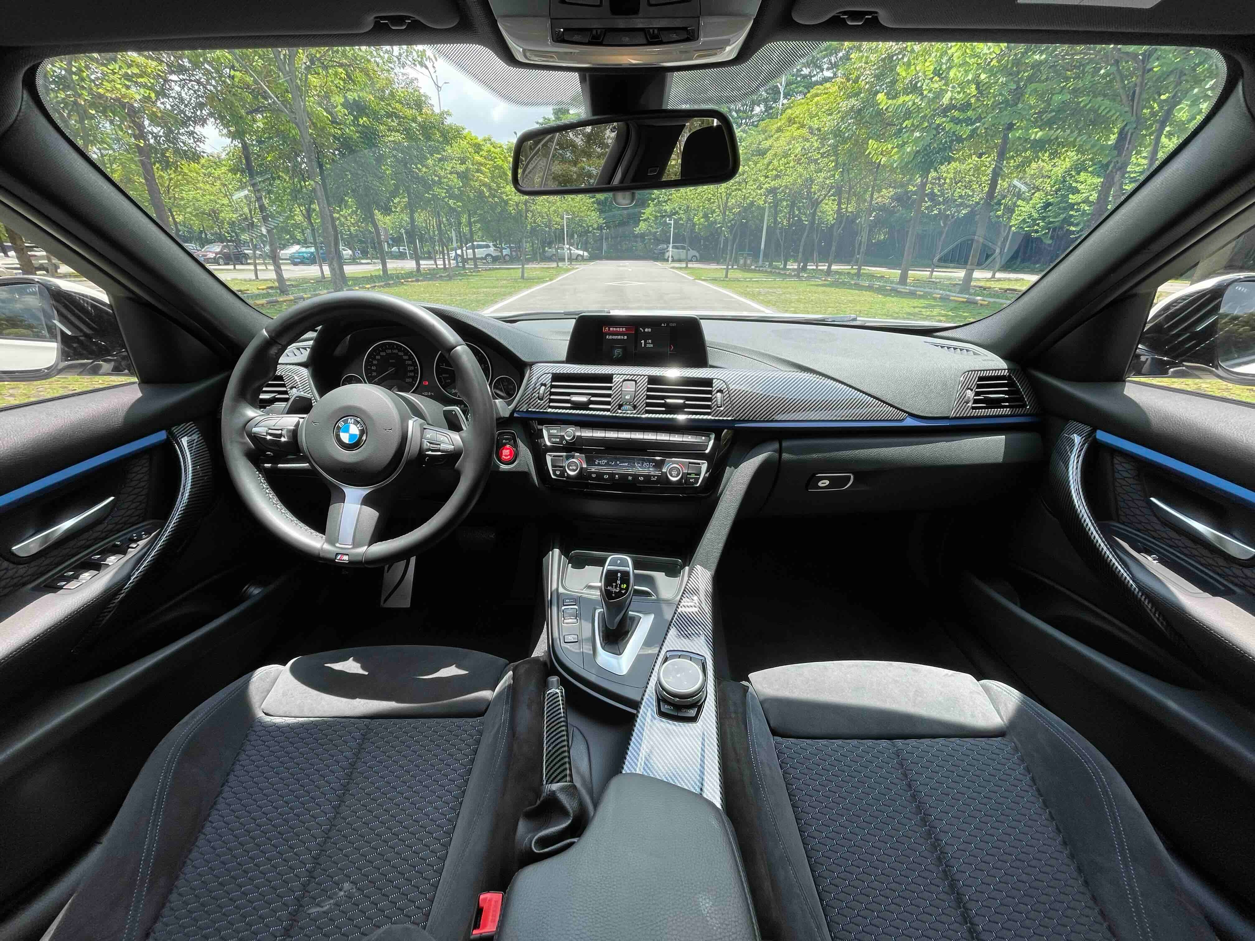 BMW 3 Series 2018 car image #8