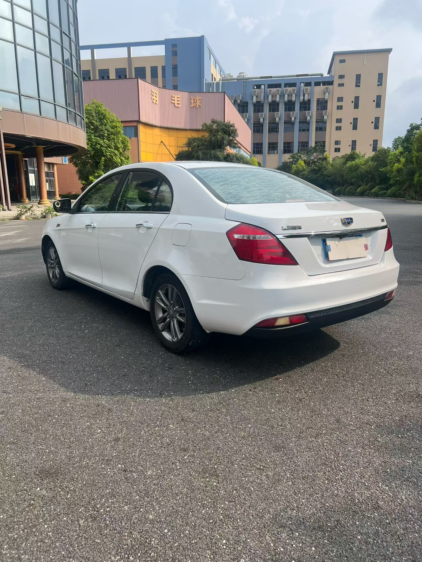 GEELY Emgrand 2016 car image #9