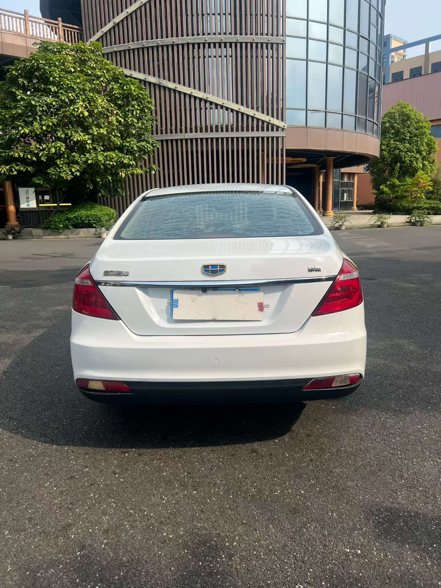 GEELY Emgrand 2016 car image #10