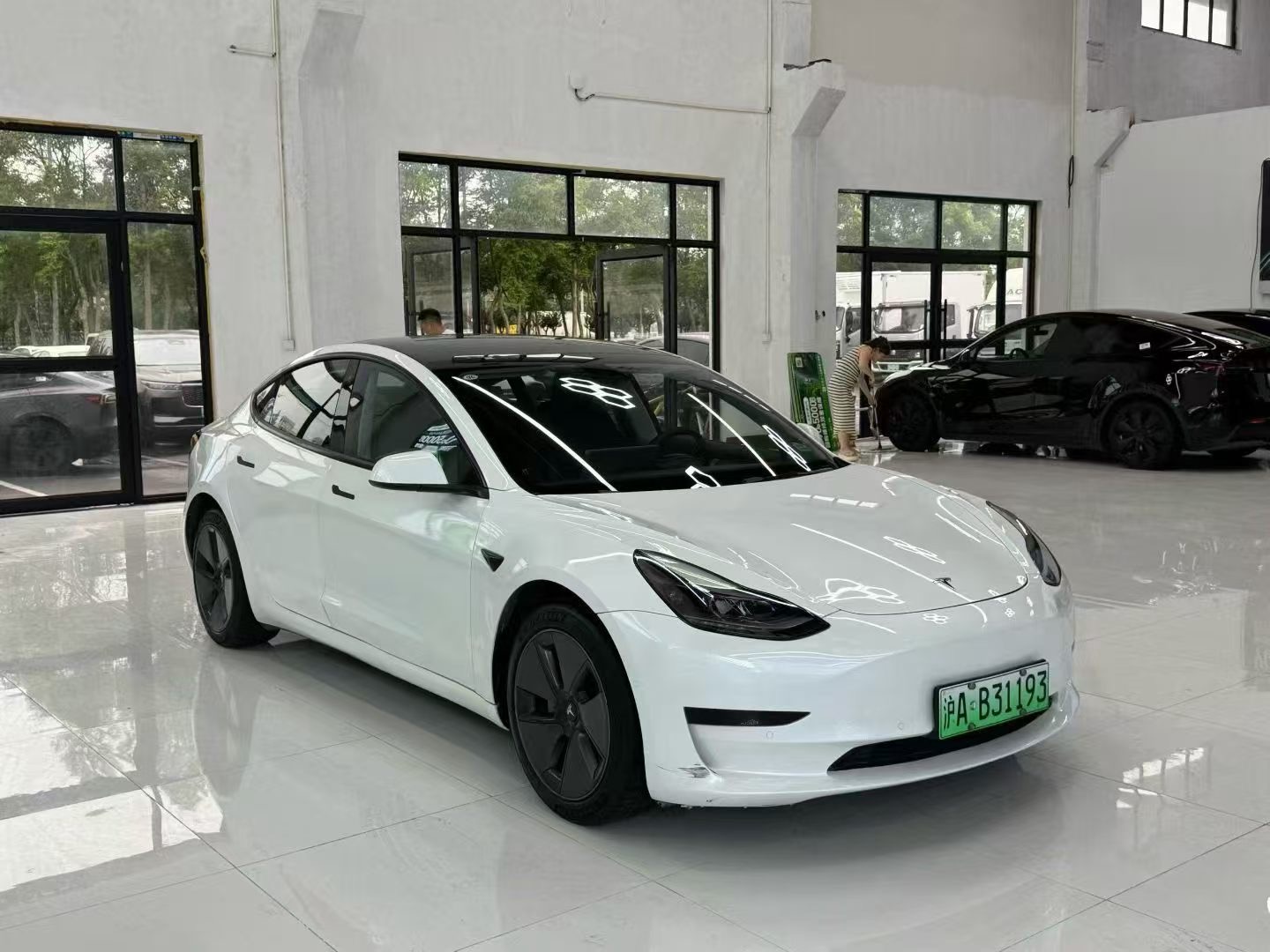 Tesla Model 3 2020 car image #5
