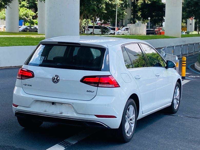 Volkswagen Golf 2018 car image #6