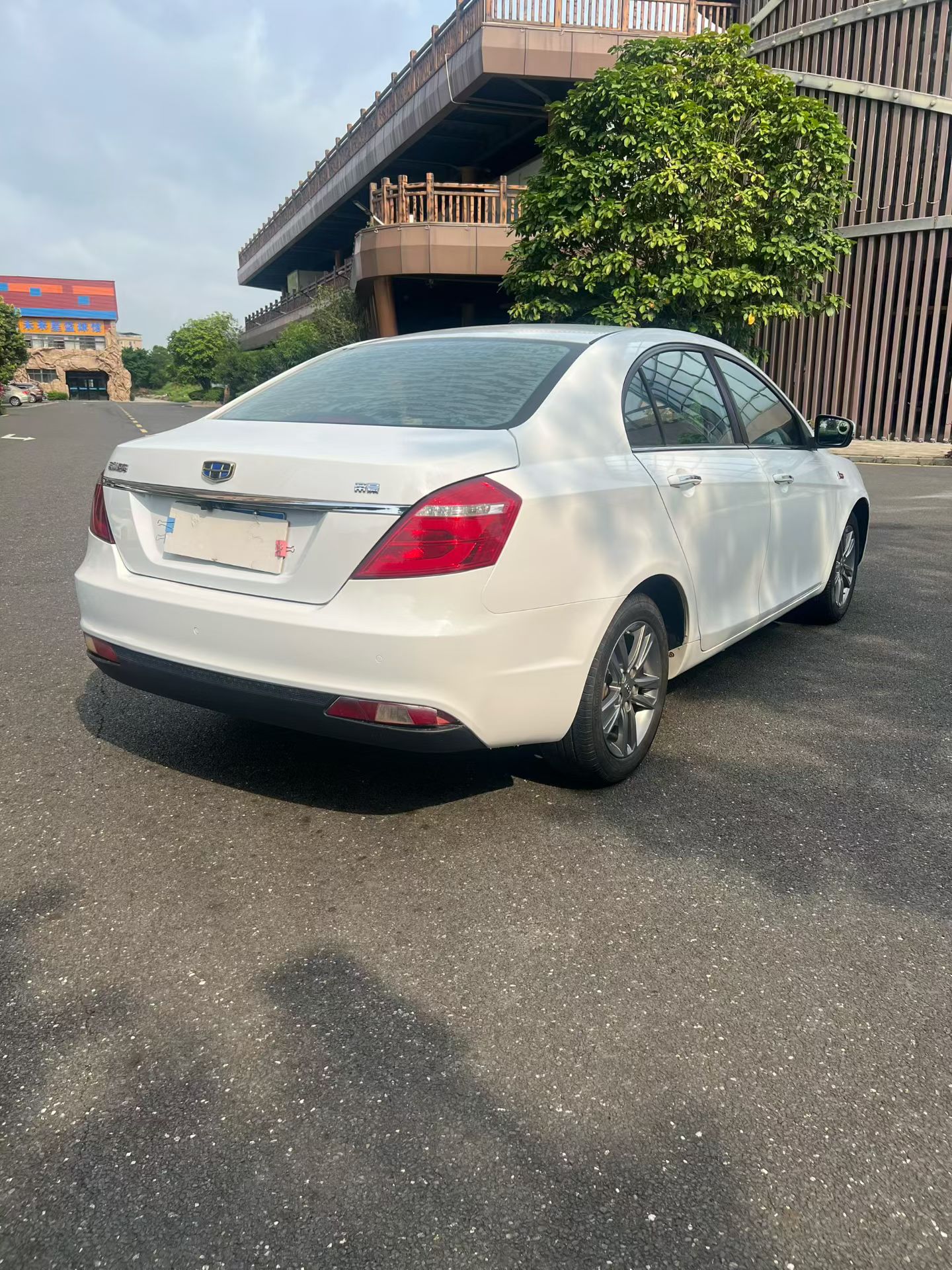 GEELY Emgrand 2016 car image #11
