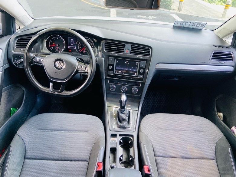 Volkswagen Golf 2018 car image #11
