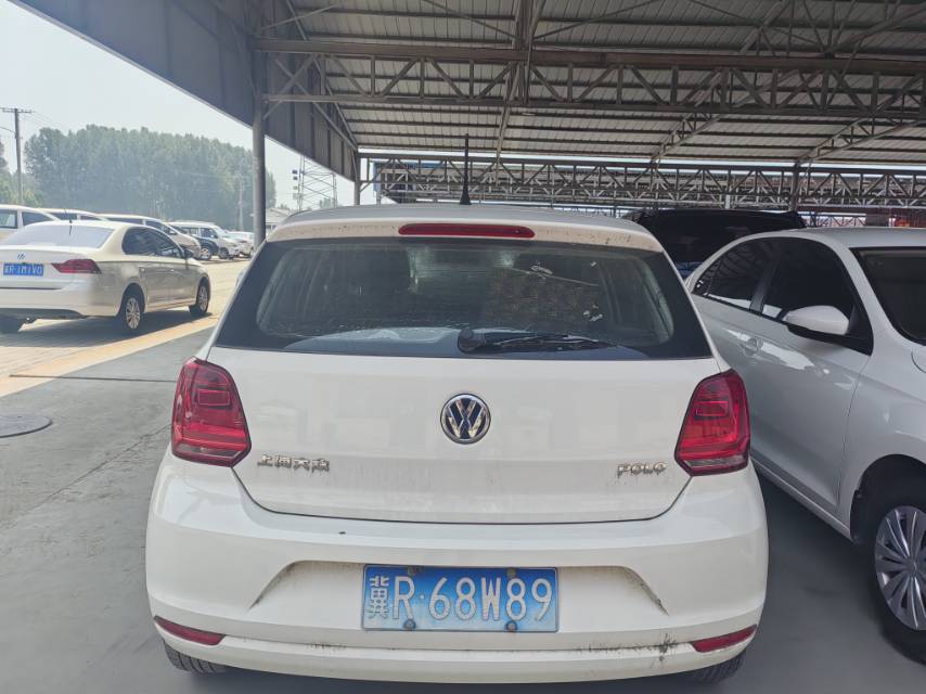 Volkswagen Polo 2015 car image #7