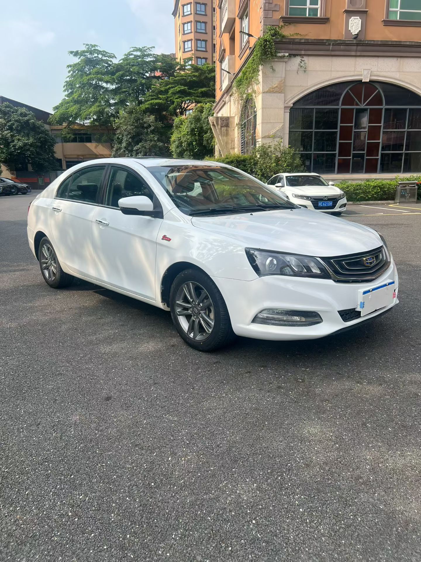 GEELY Emgrand 2016 car image #5