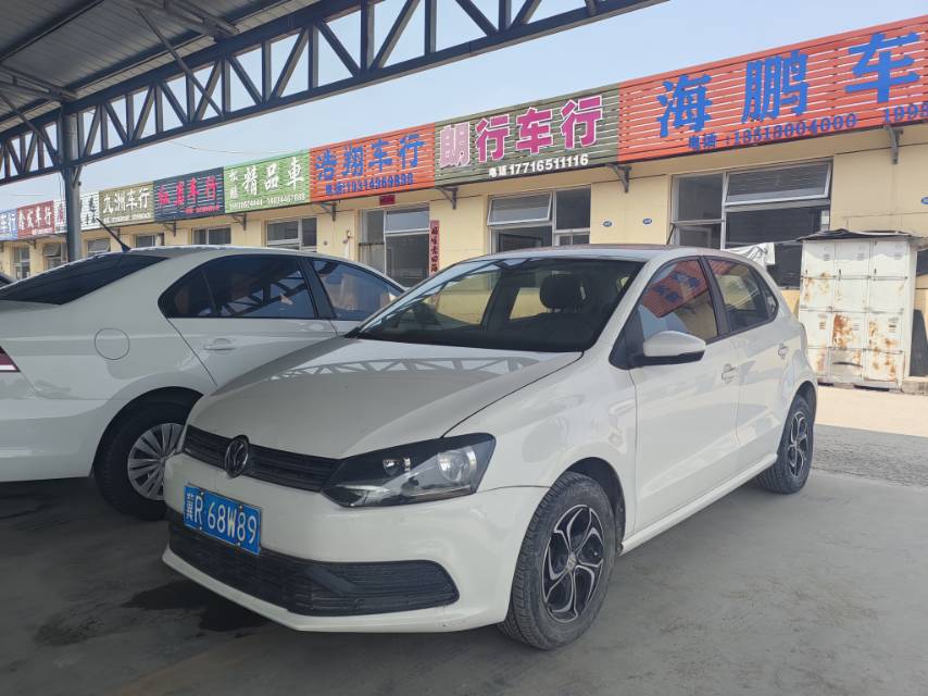 Volkswagen Polo 2015 car image 