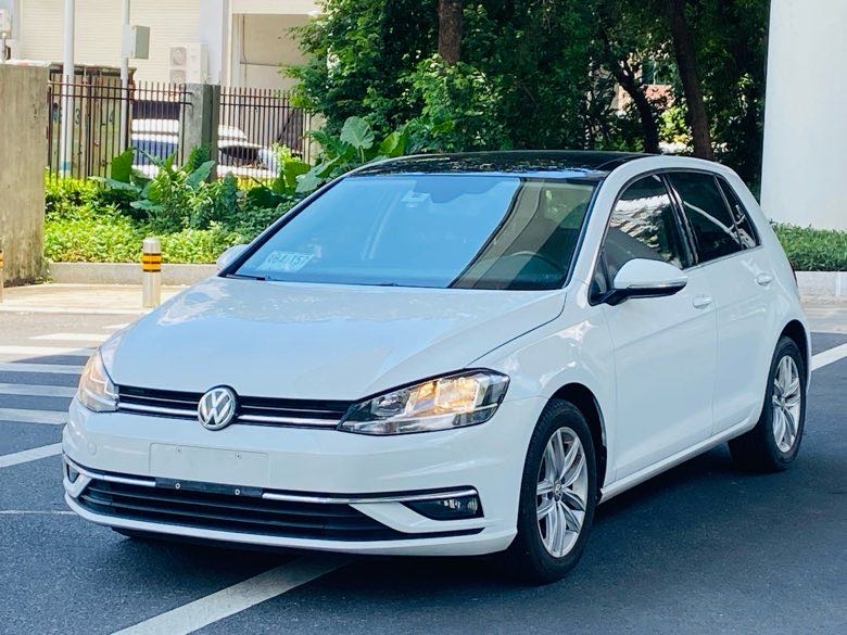 Volkswagen Golf 2018 car image #2