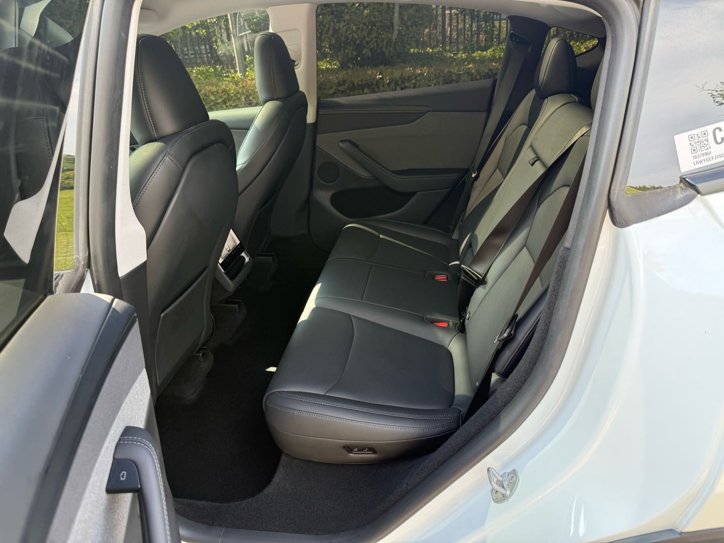 Tesla Model Y 2025 #10 Tesla Model Y 2025 car image #10