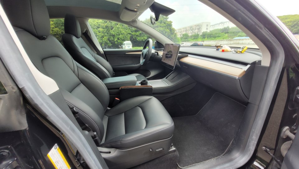 Tesla Model Y 2022 #8 Tesla Model Y 2022 car image #8