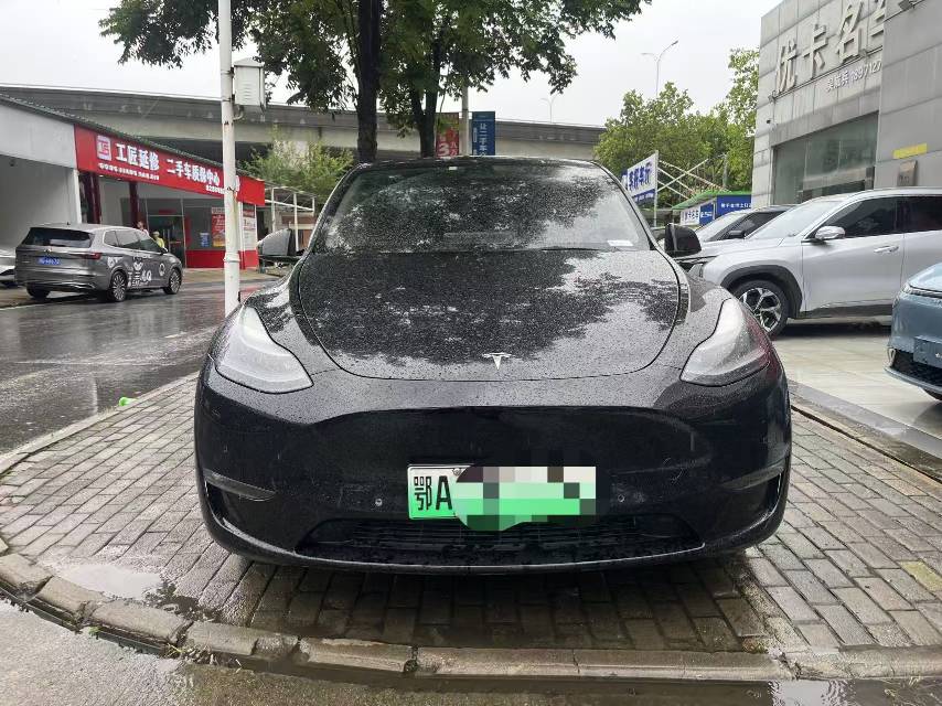 Tesla Model Y 2022 car image #3