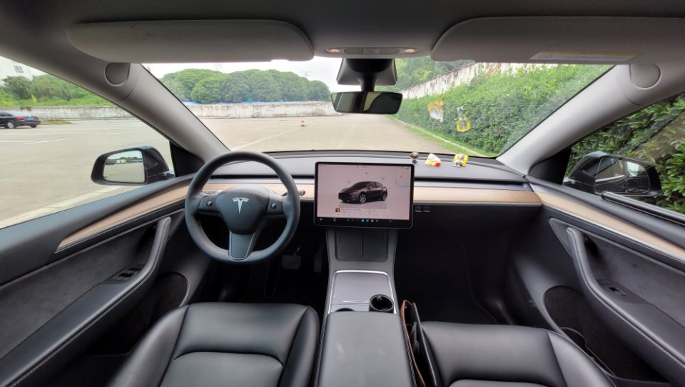 Tesla Model Y 2022 #9 Tesla Model Y 2022 car image #9