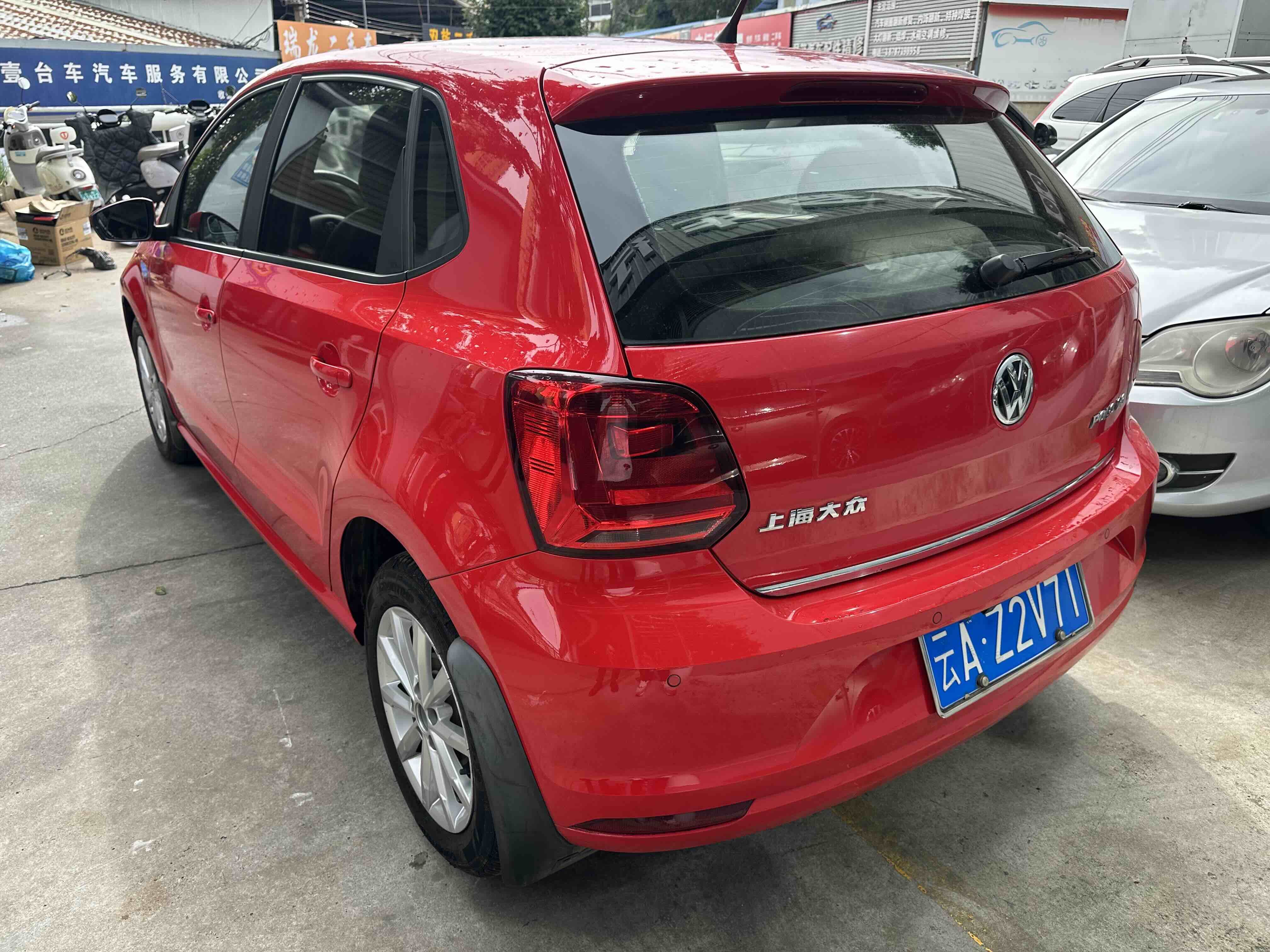 Volkswagen Polo 2015 car image #7