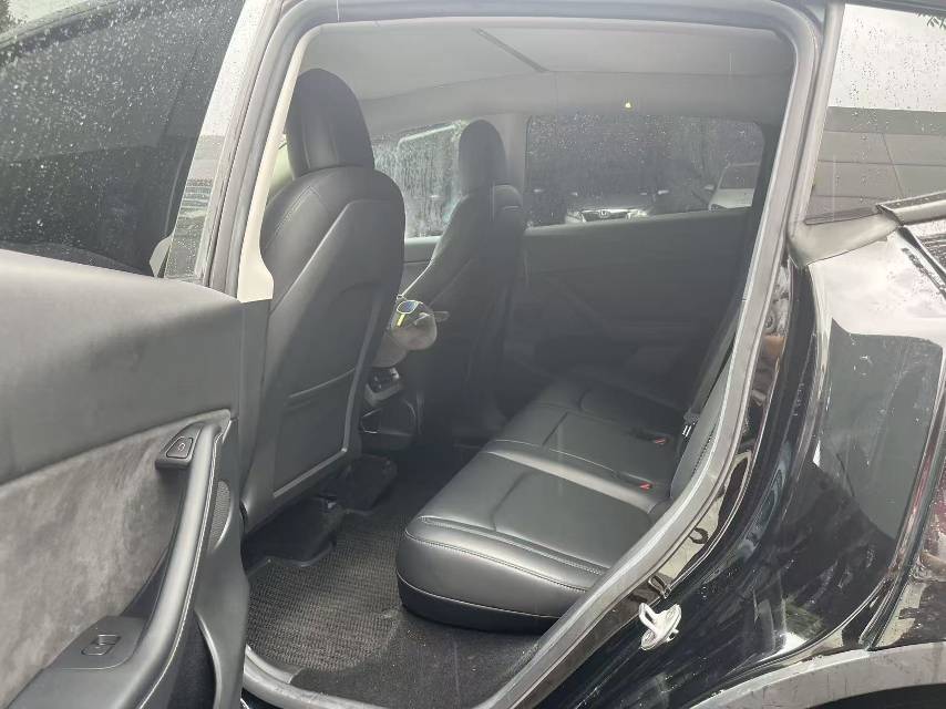 Tesla Model Y 2022 car image #5