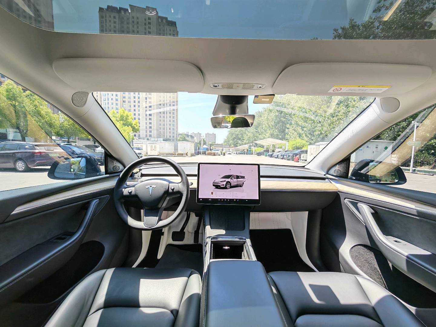 Tesla Model Y 2023 car image #6