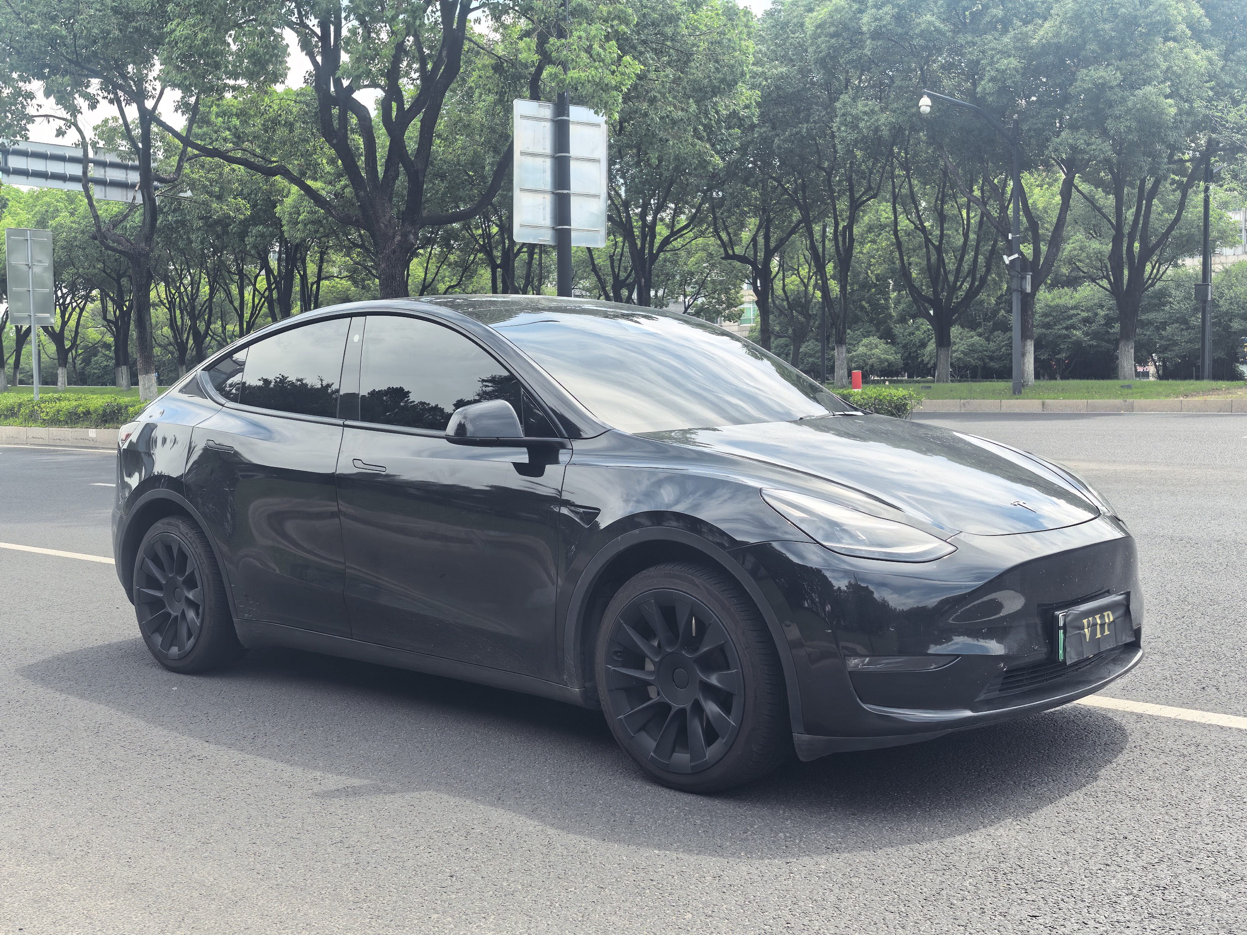 Tesla Model Y 2021 #4 Tesla Model Y 2021 car image #4