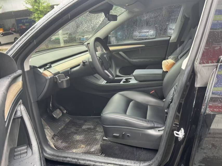 Tesla Model Y 2022 car image #4
