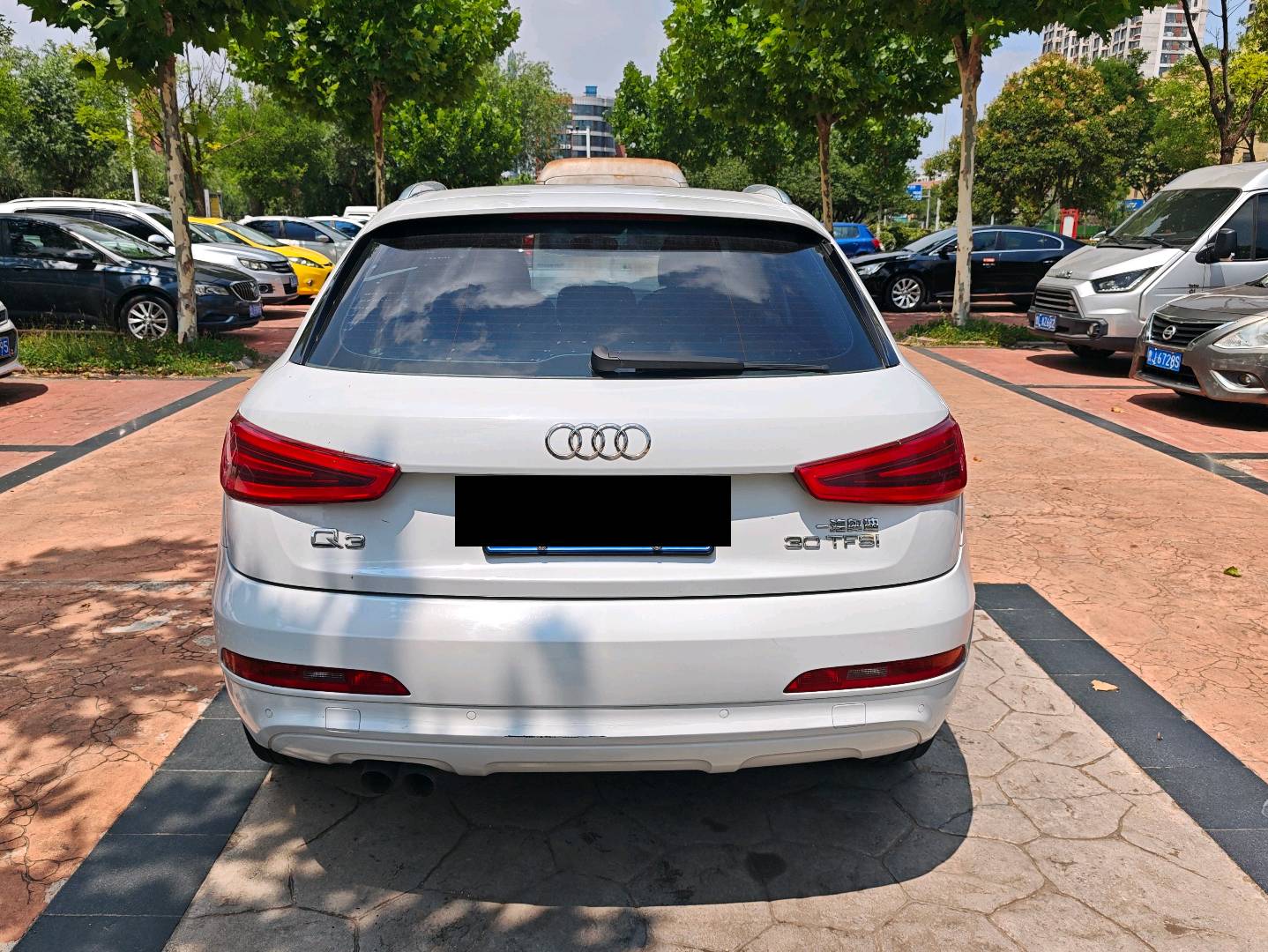 2015 car image #6