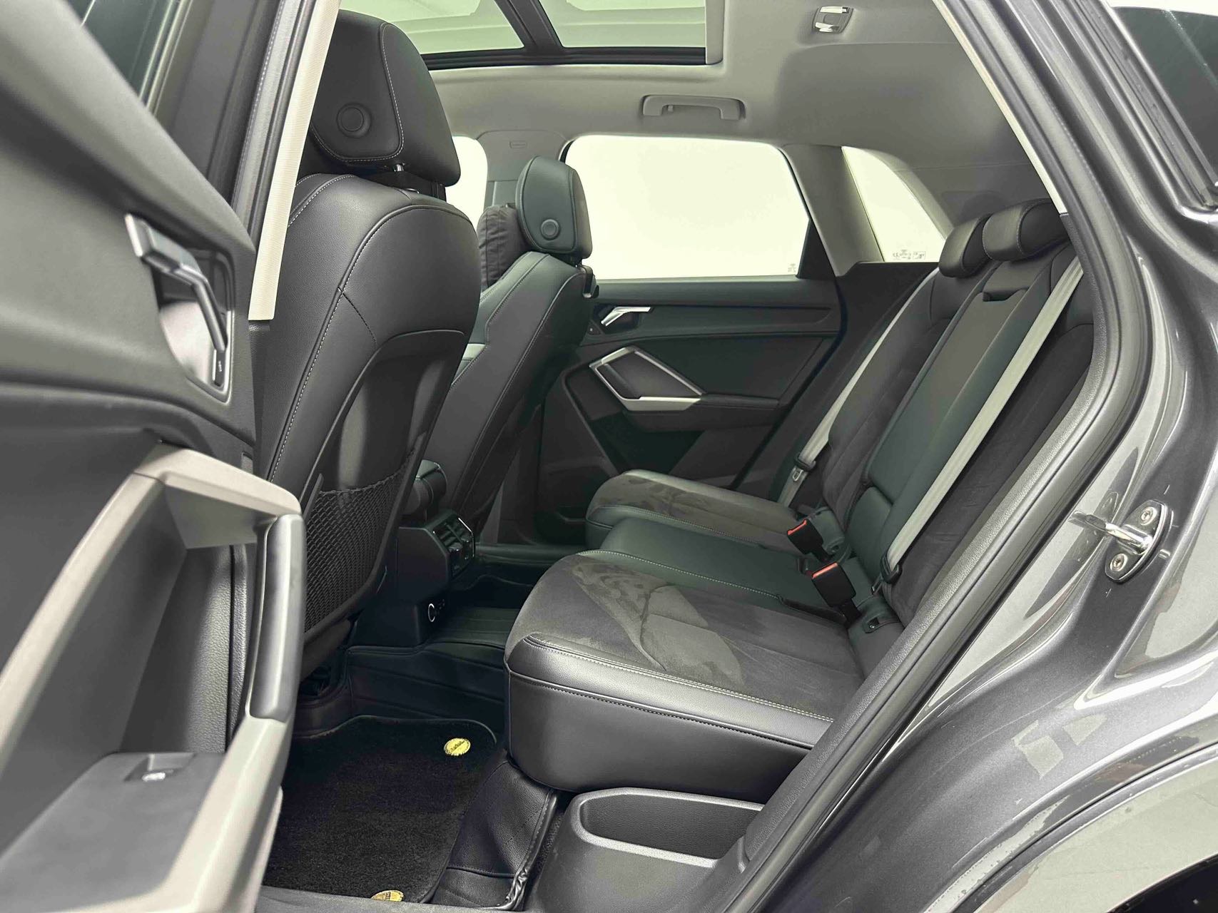 Audi Q3 2022 car image #7