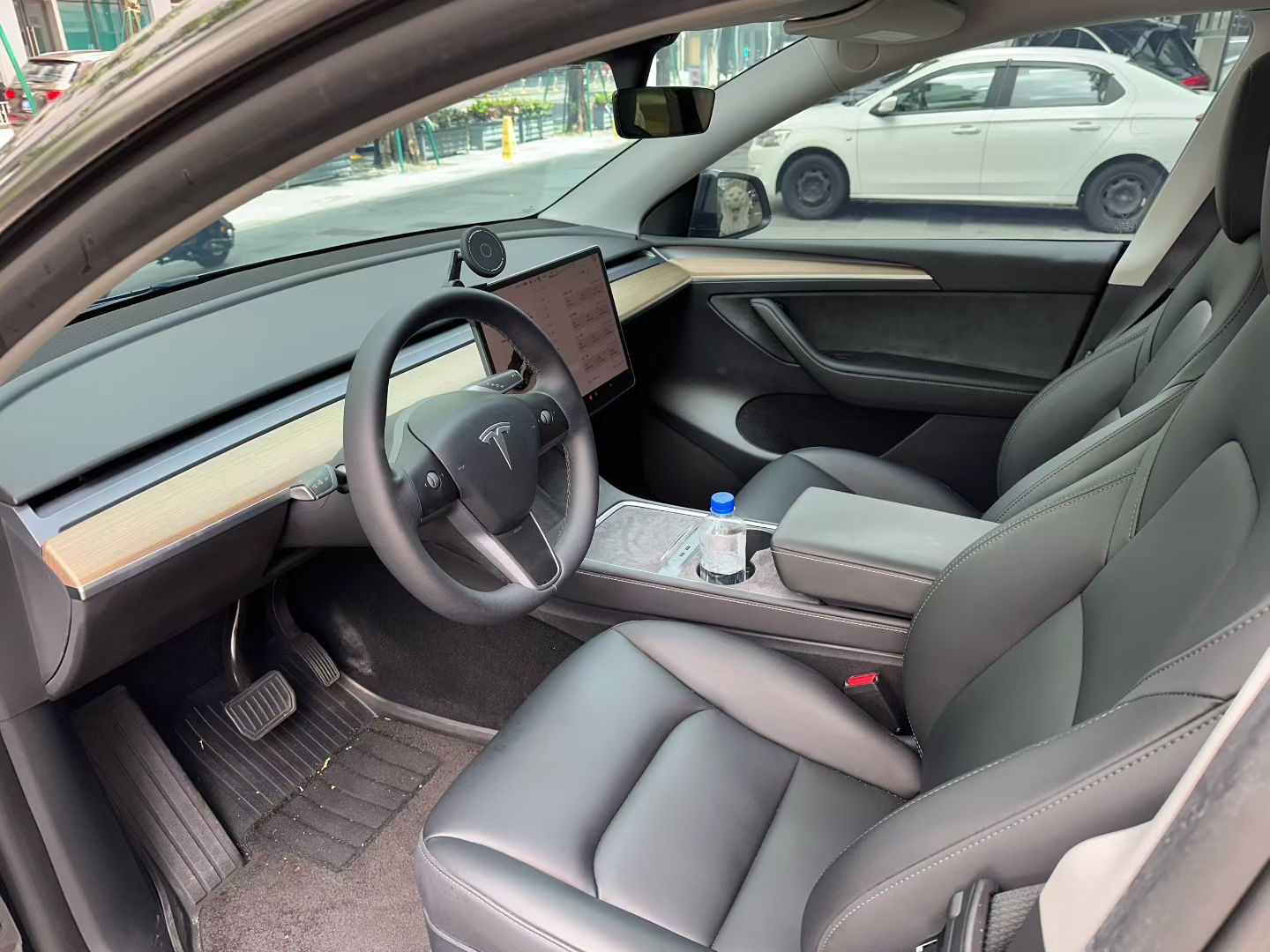 Tesla Model Y 2022 car image #7