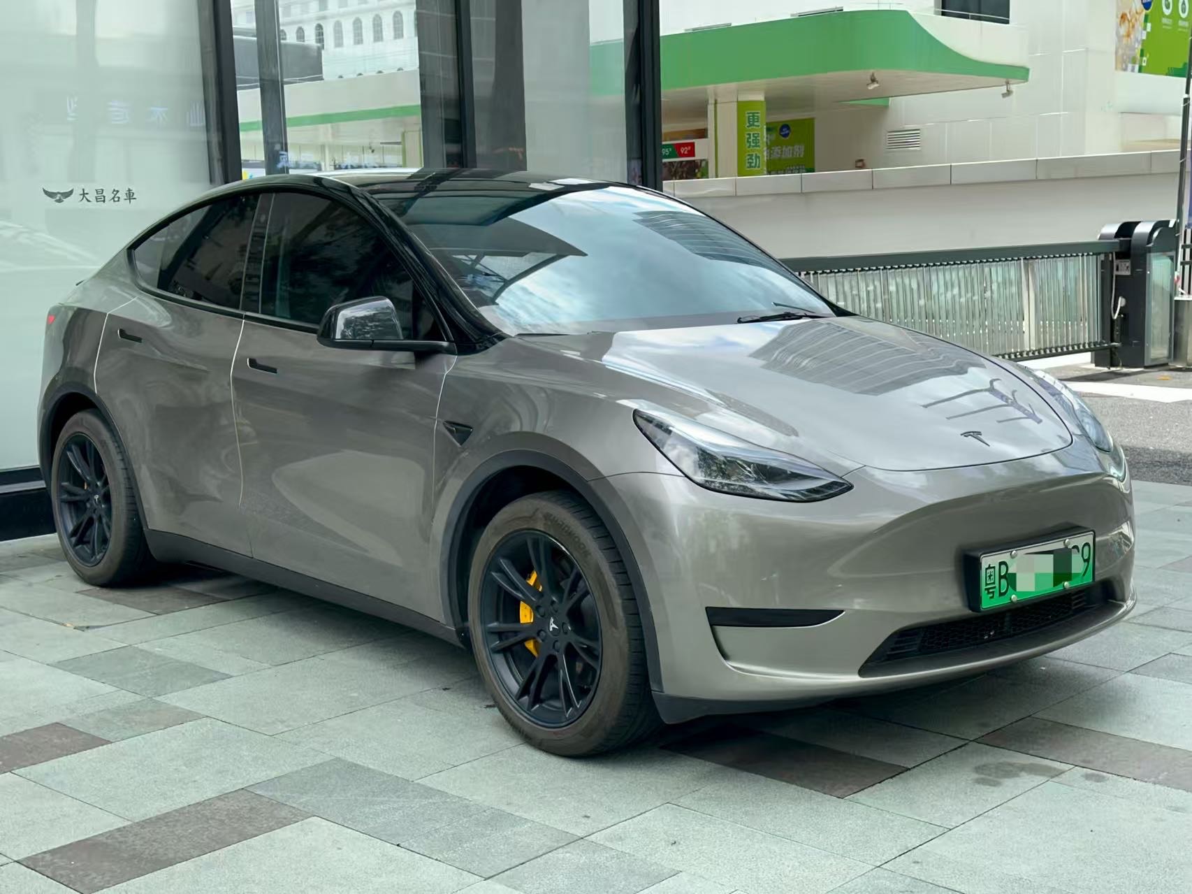 Tesla Model Y 2022 car image #5