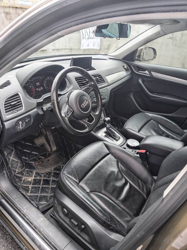 Audi Q3 2016 car image #6