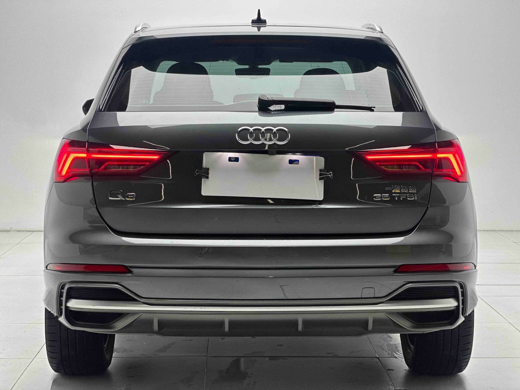 Audi Q3 2022 car image #10