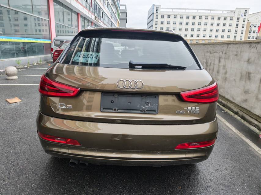 Audi Q3 2016 car image #10