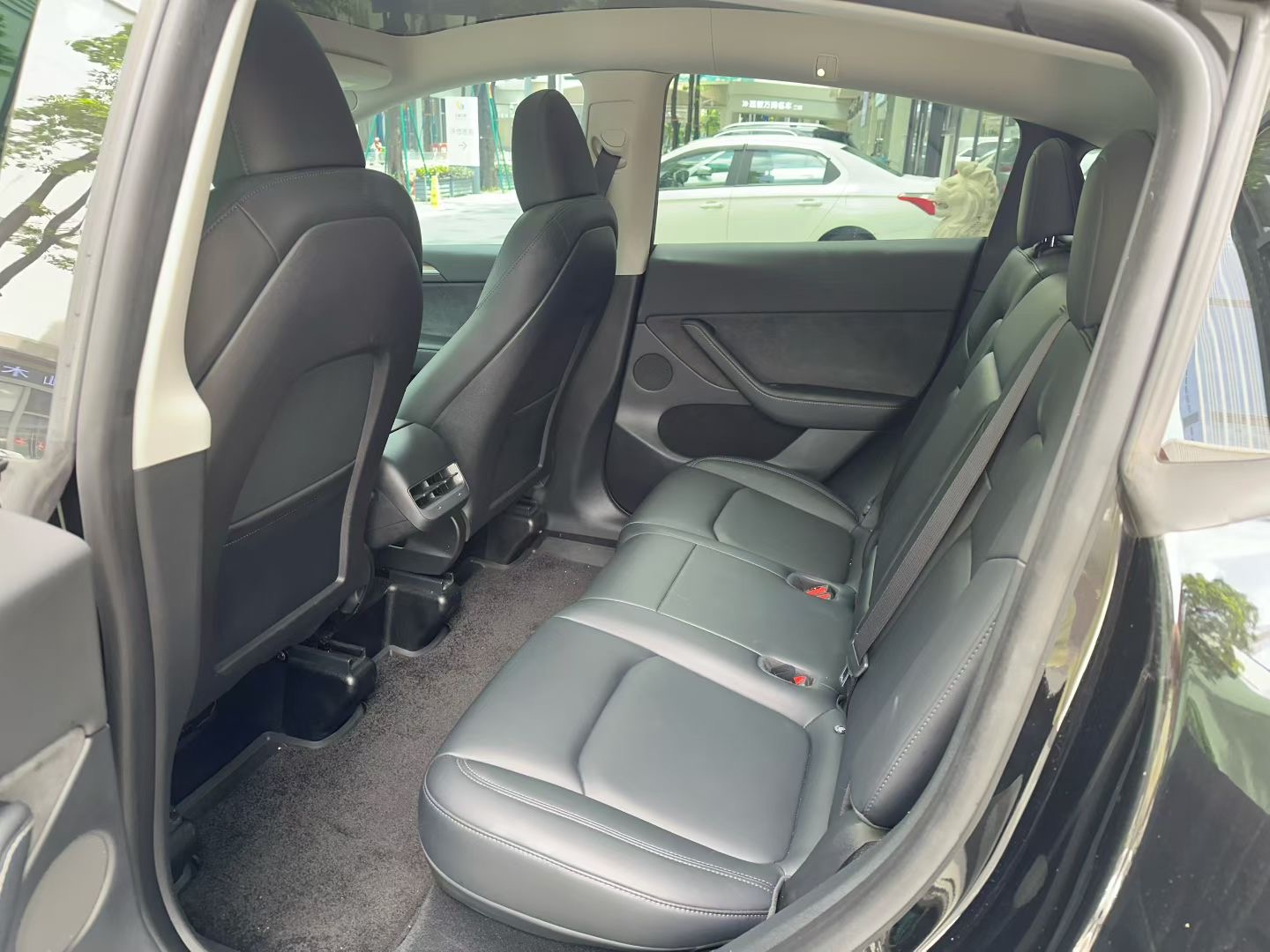 Tesla Model Y 2022 car image #8