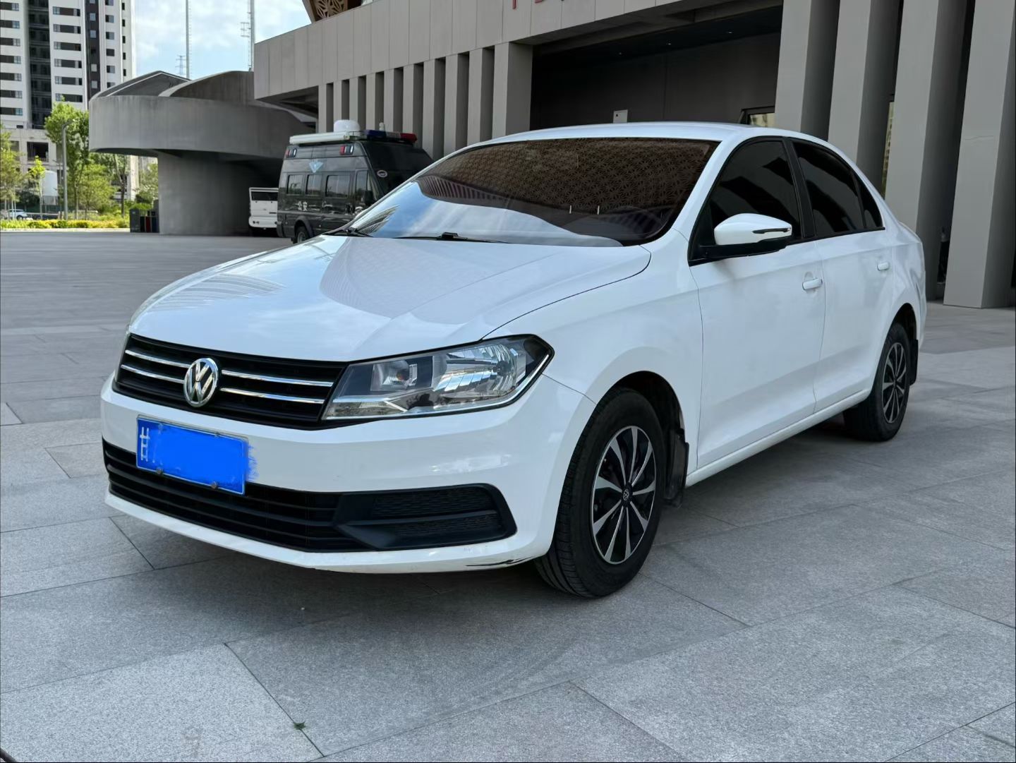 Volkswagen Santana 2019 car image #2