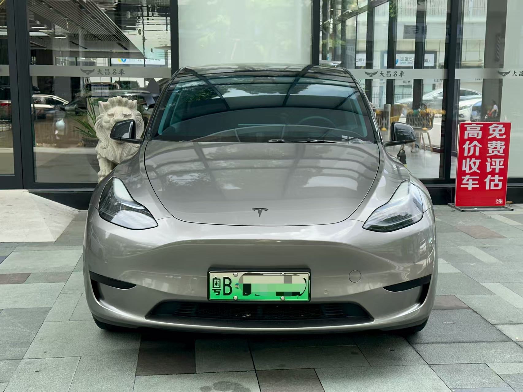 Tesla Model Y 2022 car image #4