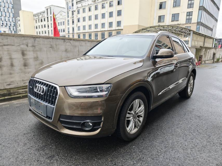 Audi Q3 2016 car image #2