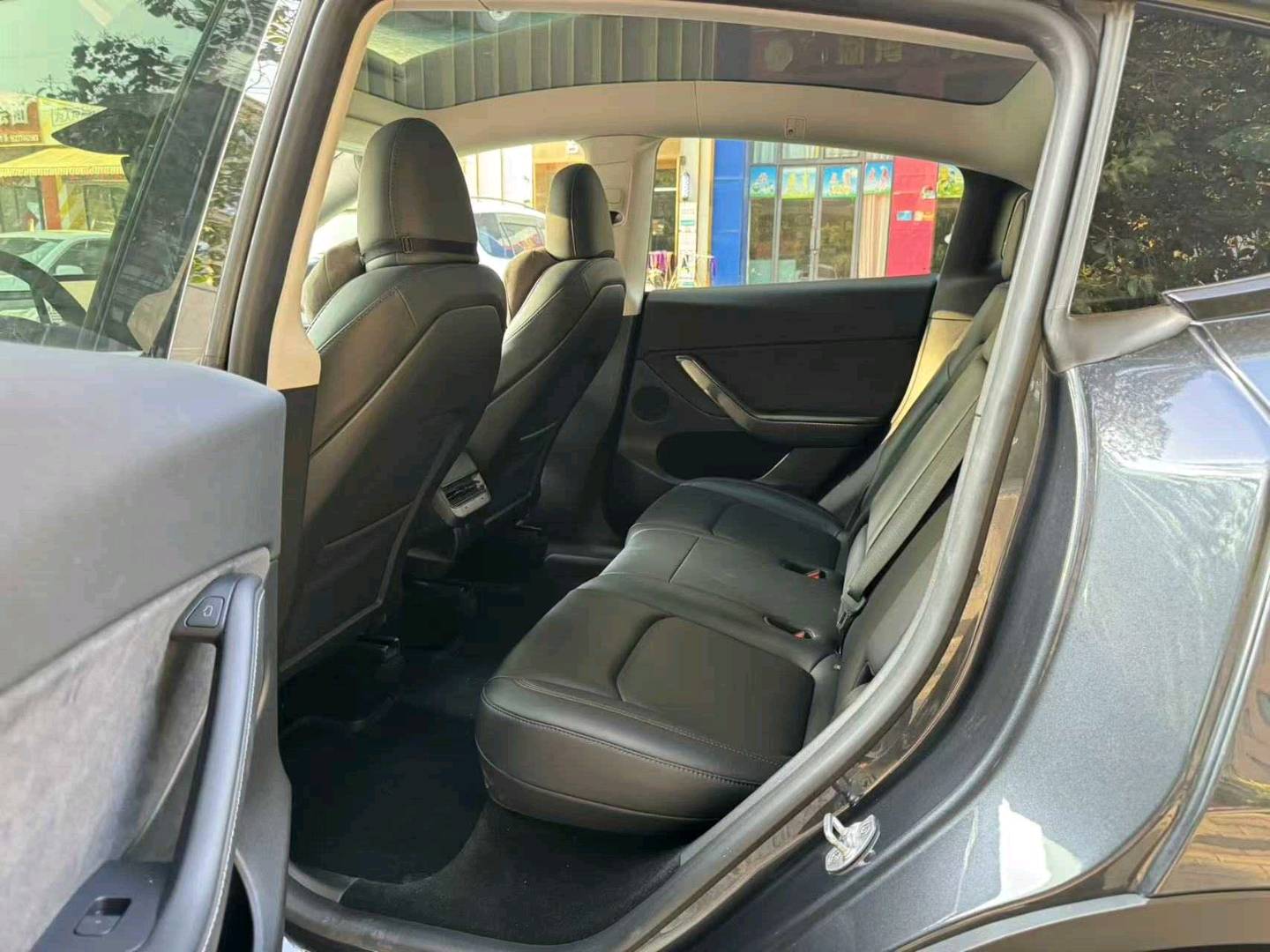 Tesla Model Y 2024 #5 Tesla Model Y 2024 car image #5