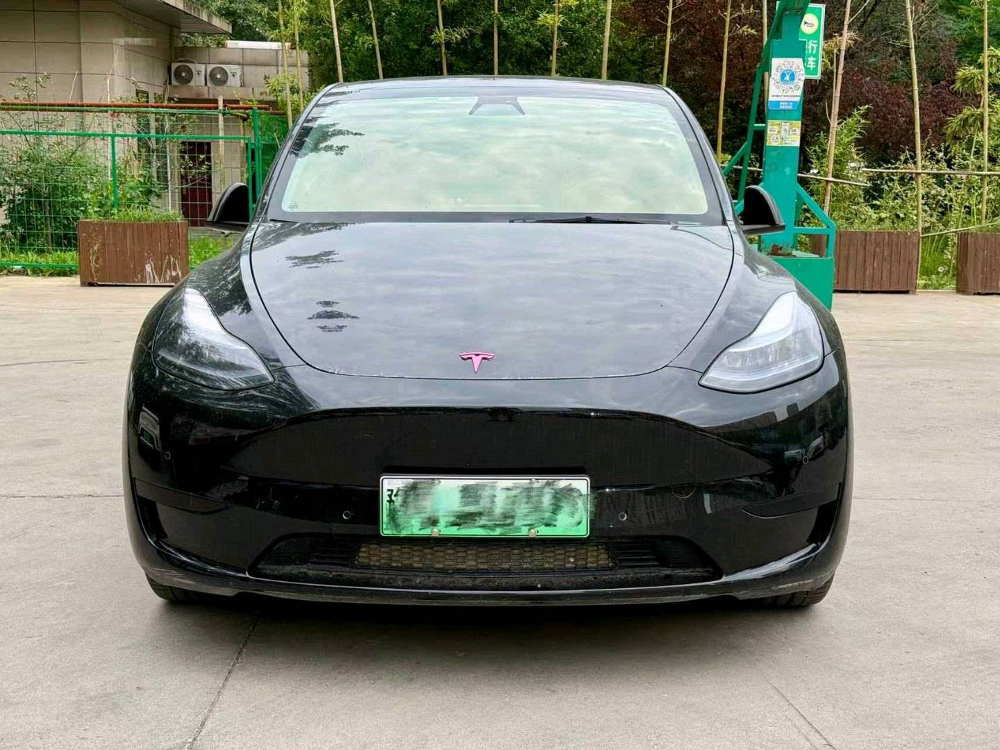 Tesla Model Y 2023 car image #8