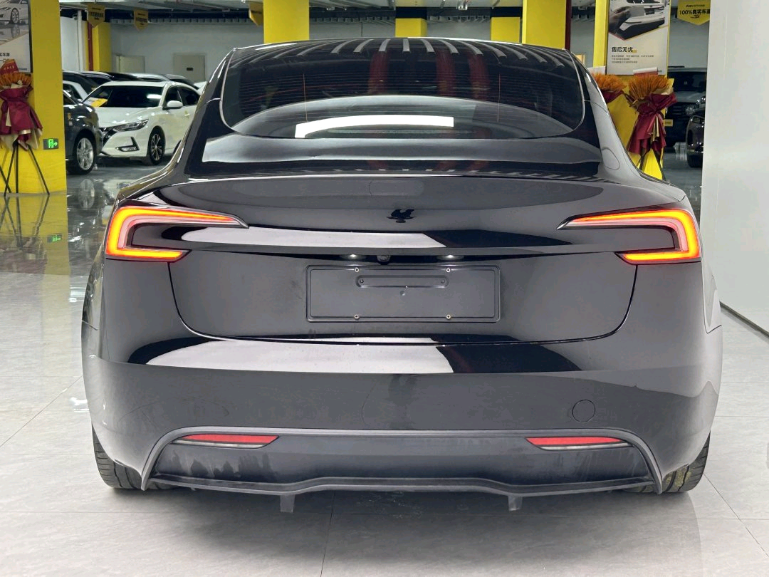 2023 car image #9