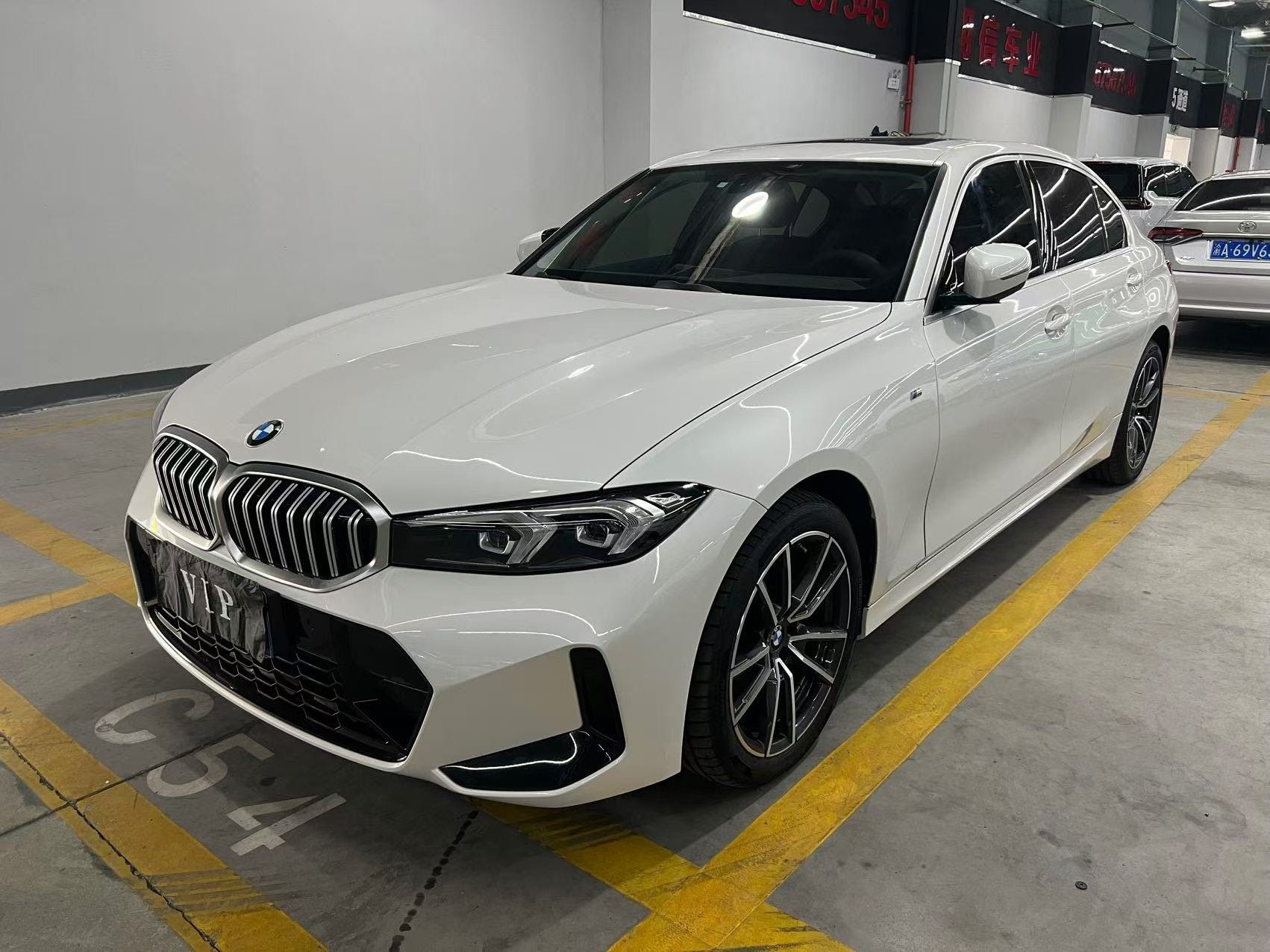 BMW 3 Series 2024 car image #2
