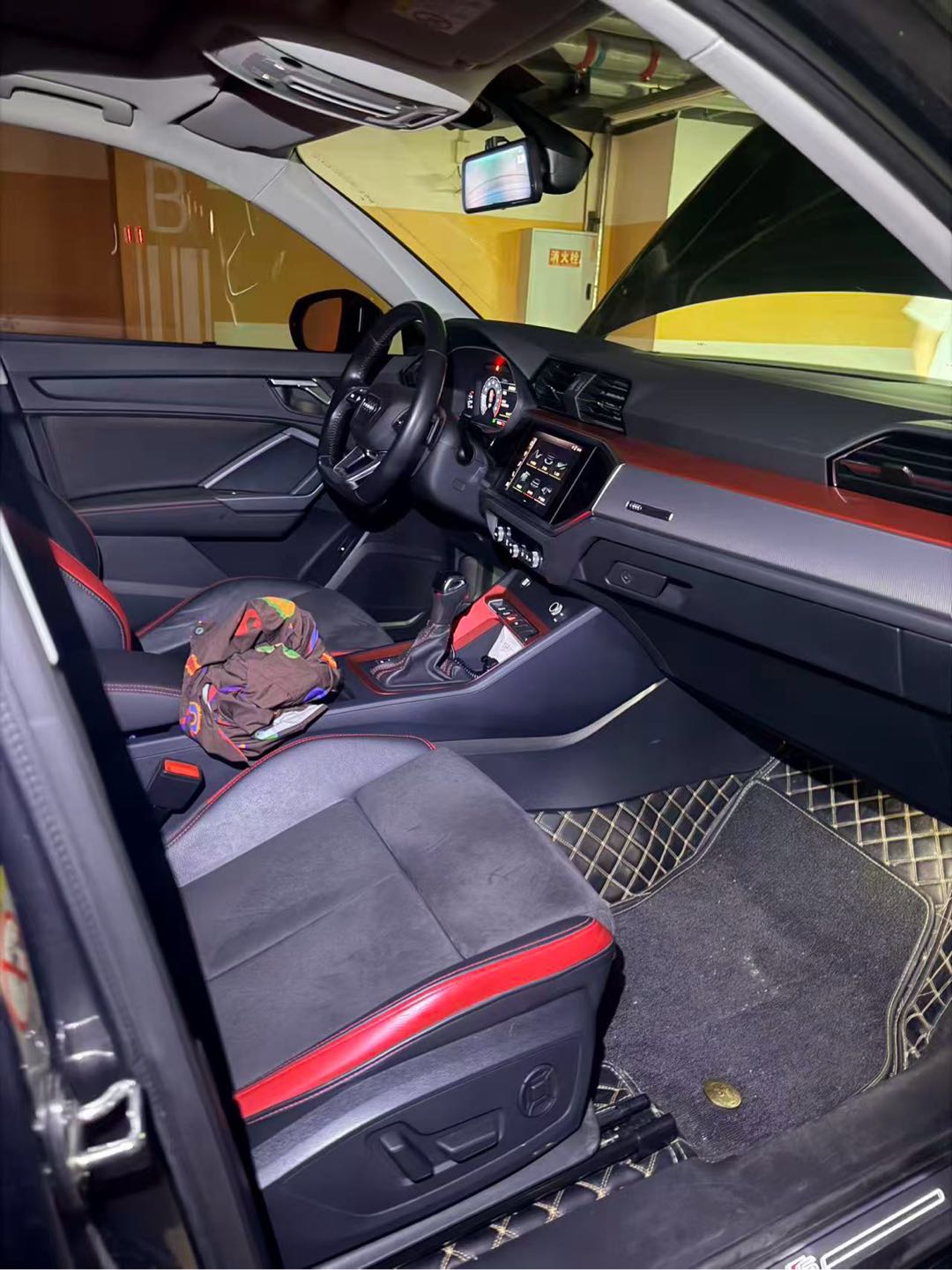 Audi Q3 2020 car image #8