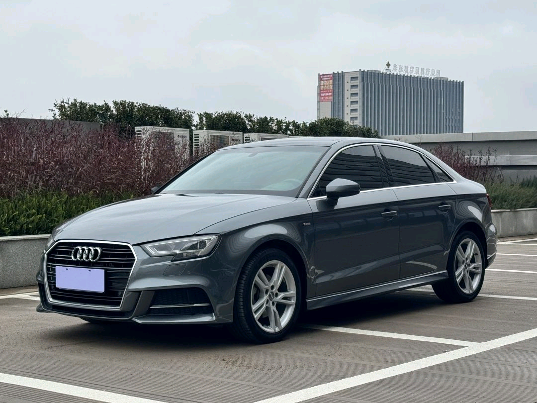 Audi A3 2019 car image #2